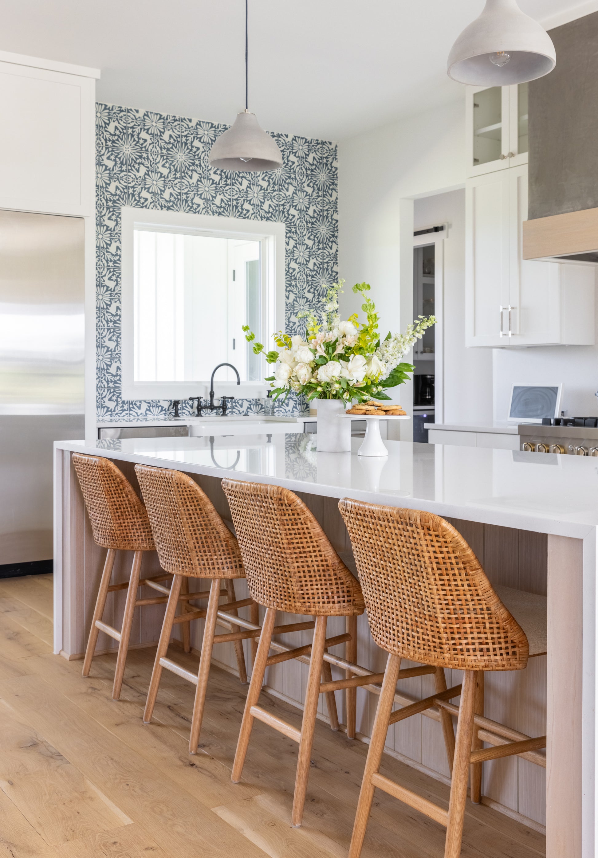 Design Brandie Scales Interiors | Build Dumbeck Custom Homes | Photo Girls At Flourish